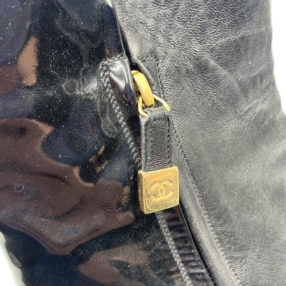 Chanel CC Logo Boots Black Patent Leather Cap Toe Heeled Ankle Sz 37 / 7 - Picture 9 of 11